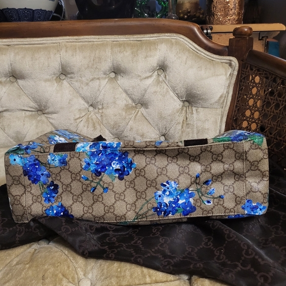 (SOLD)Authentic Gucci Tote bag - Picture 5 of 12
